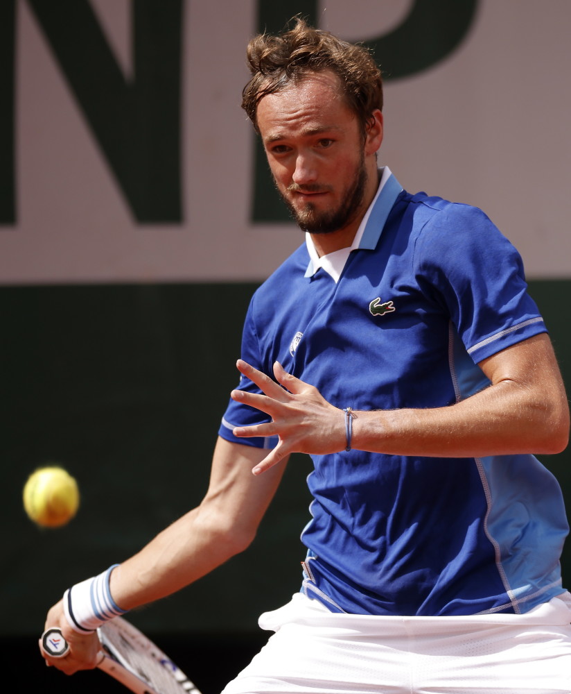 队正逐步巩 队正逐步巩