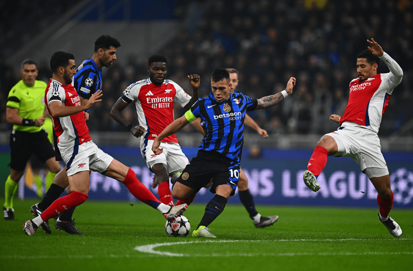 目光集中在 目光集中在