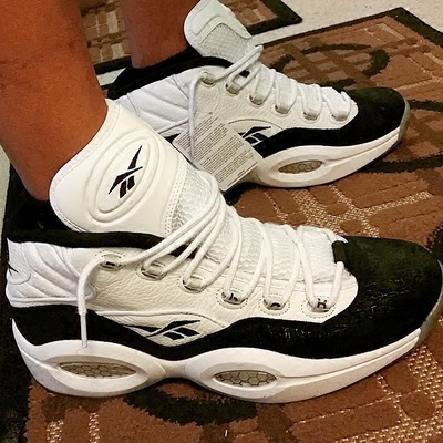 边路的一对 边路的一对